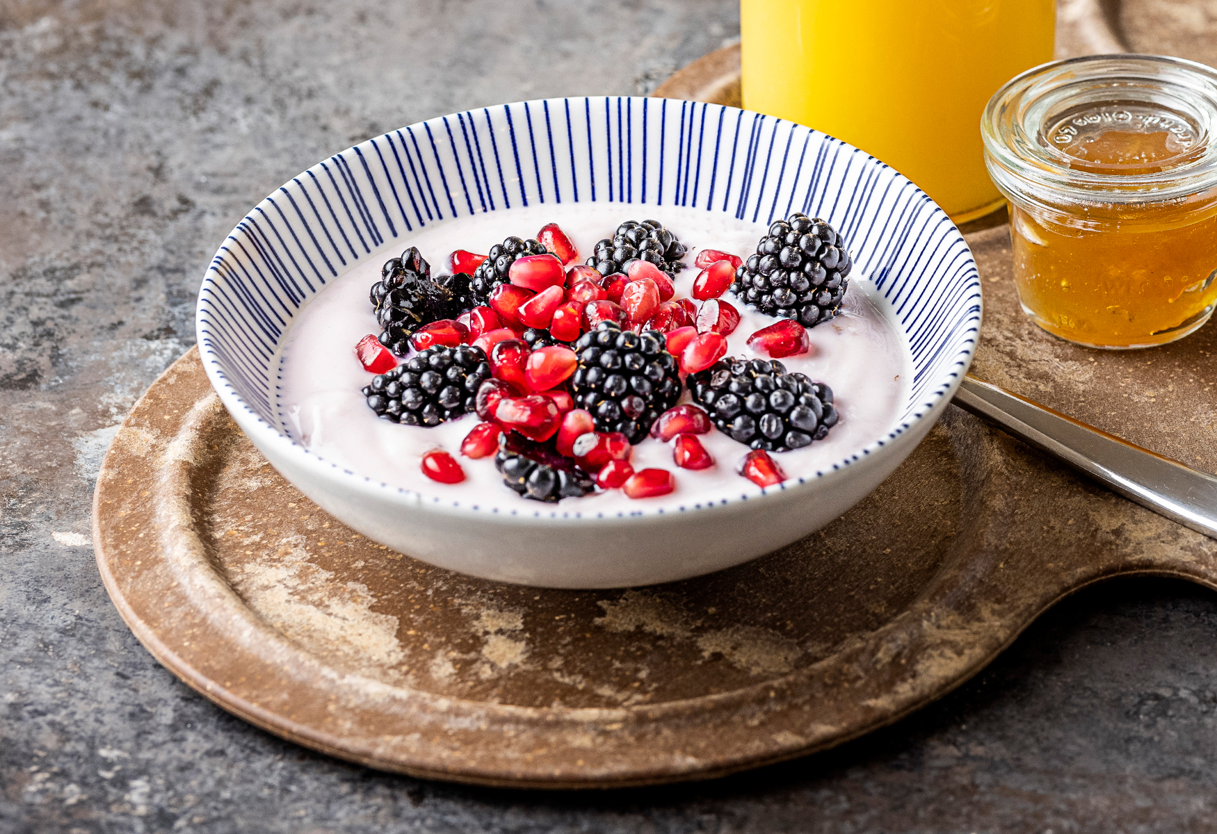 Porto skål med yoghurt og bær